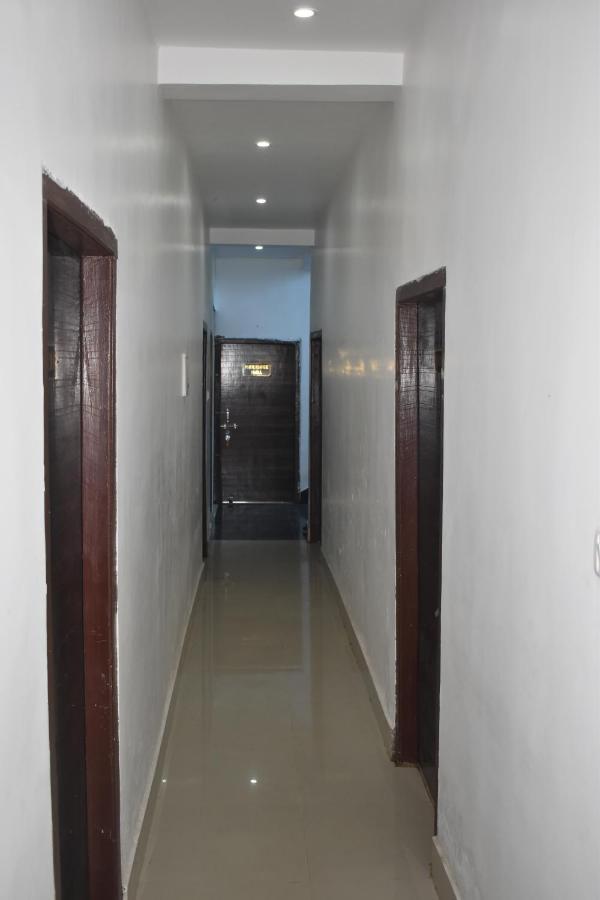 Hotel Vishal Buxar Екстер'єр фото